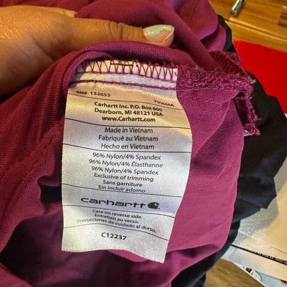 Carhartt Modern Fit 4-Pocket V-Neck Scrub Top - Picture 8 of 8